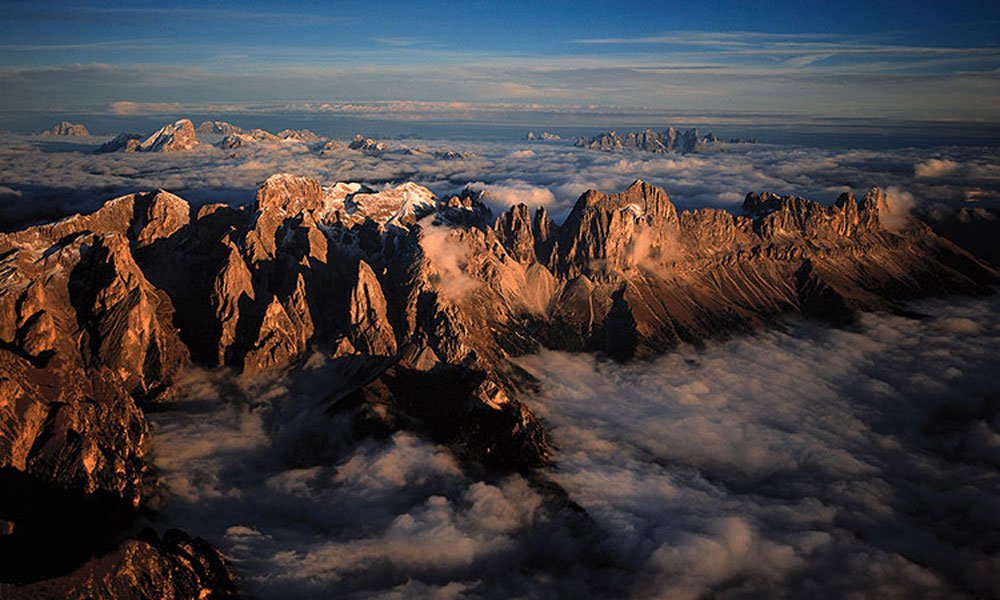 Experience the white mountains of South Tyrol during a holiday in the Dolomites