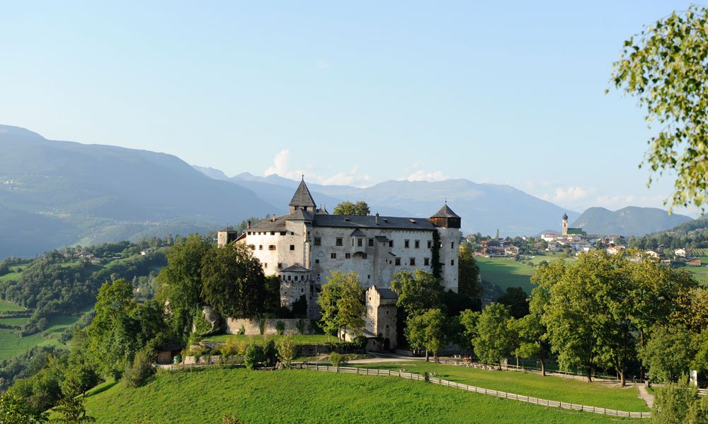 A hoard of culture: Prösels Castle 