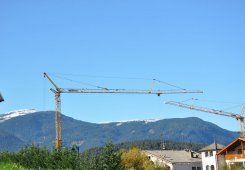 Nun ist auch der 2. Baukran da... bei wunderschönem Herbstwetter